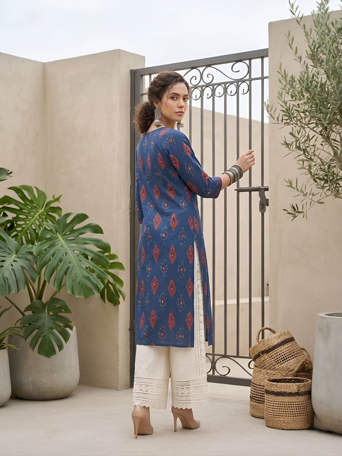Printed Straight Kurta With Three Quarter Sleeves