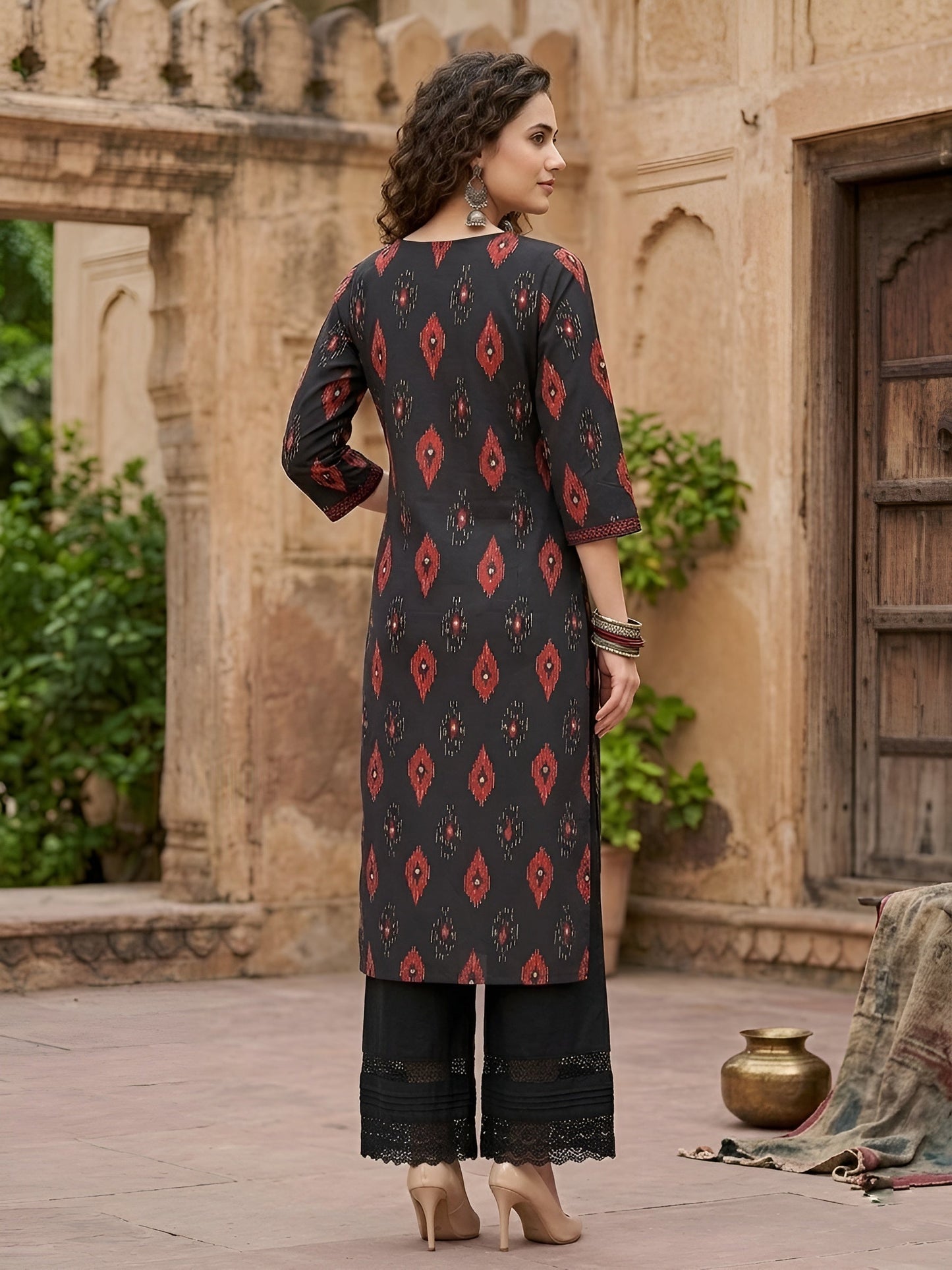 Printed Straight Kurta With Three Quarter Sleeves