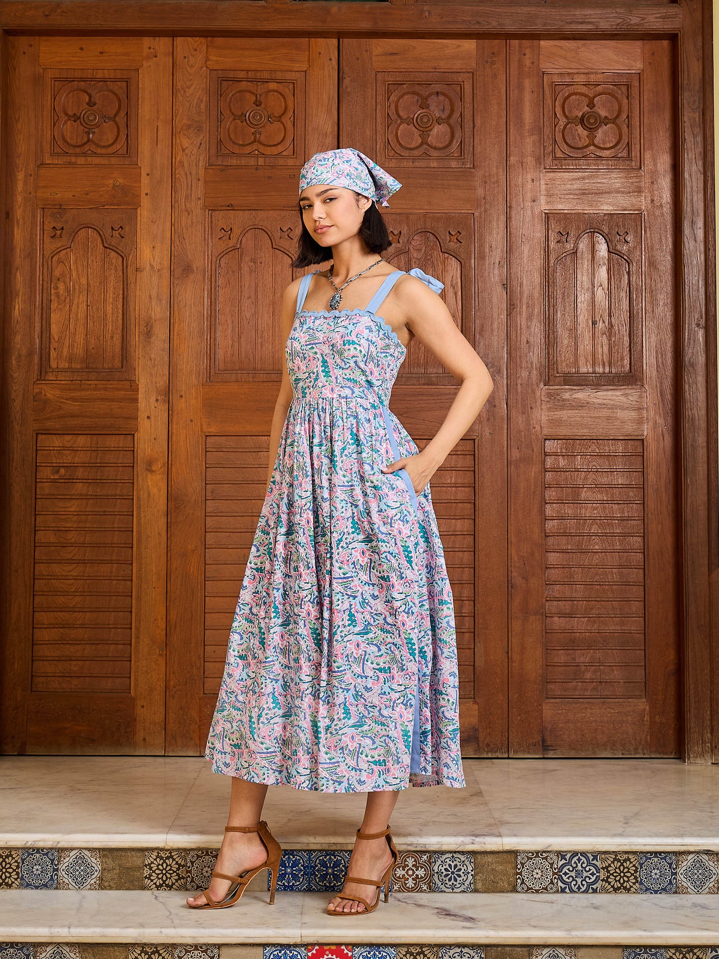 Women Blue Paisley Strappy Tie-up Midi Dress