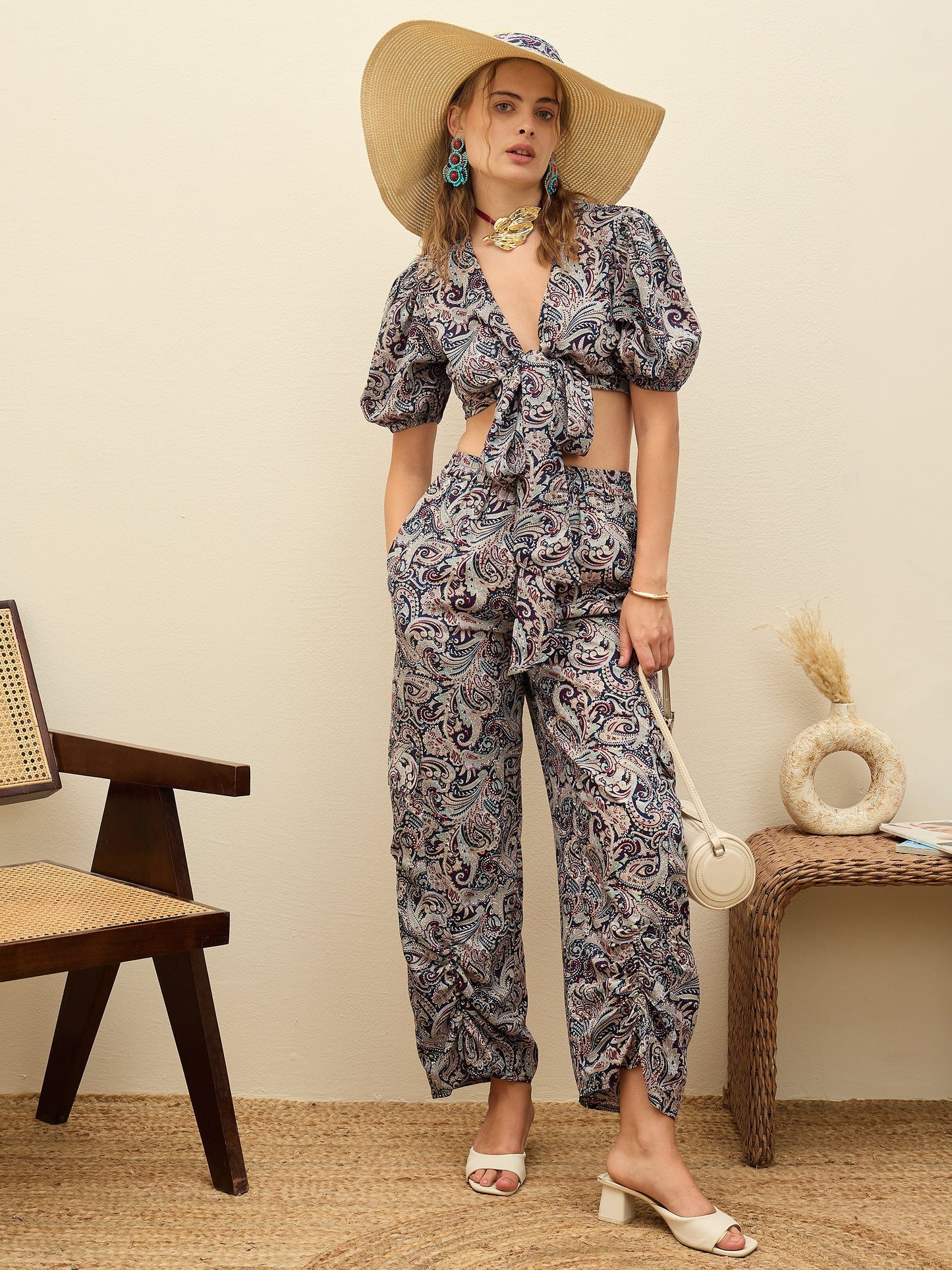 Women Navy Paisley Printed Crop Top With Joggers
